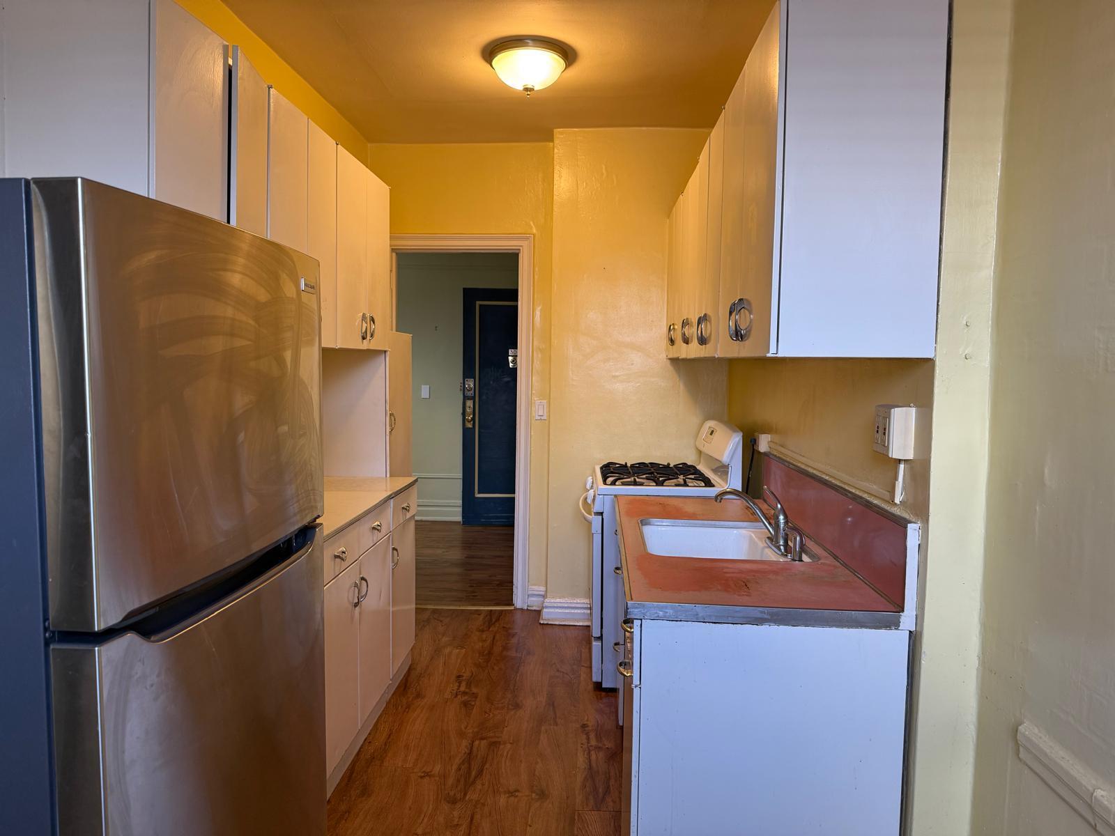 1 Meadow Drive # 3D, Woodmere, NY 11598