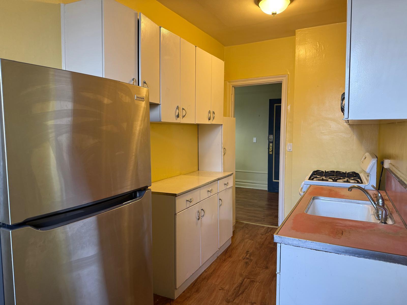 1 Meadow Drive # 3D, Woodmere, NY 11598