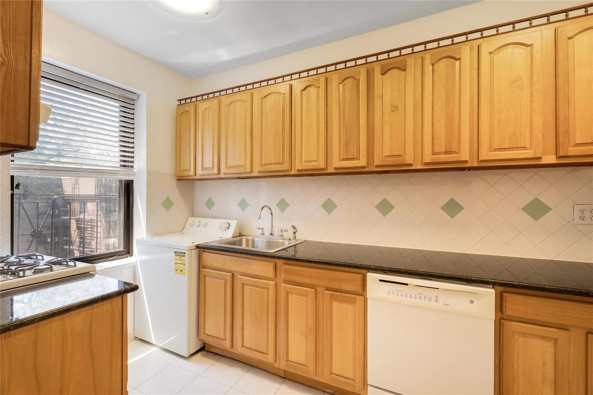 76-12 Ditmars Boulevard # B3, Flushing, NY 11370