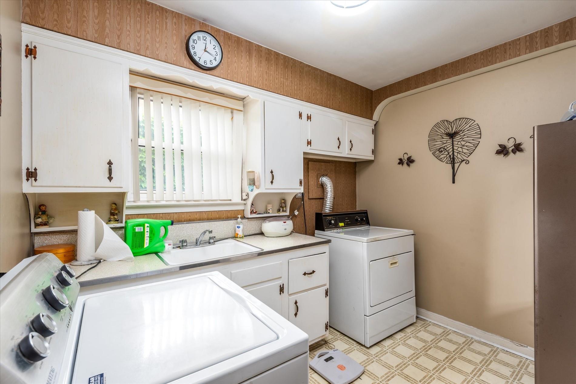 60-23 60th Road, Maspeth, NY 11378