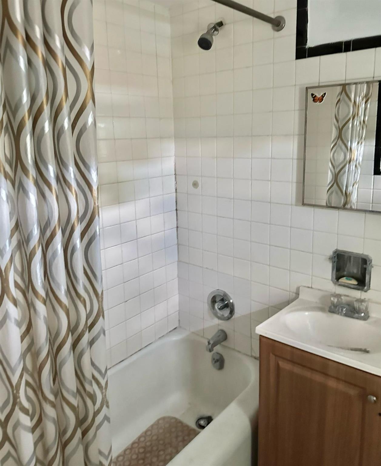 410 Thieriot Avenue, Bronx, NY 10473