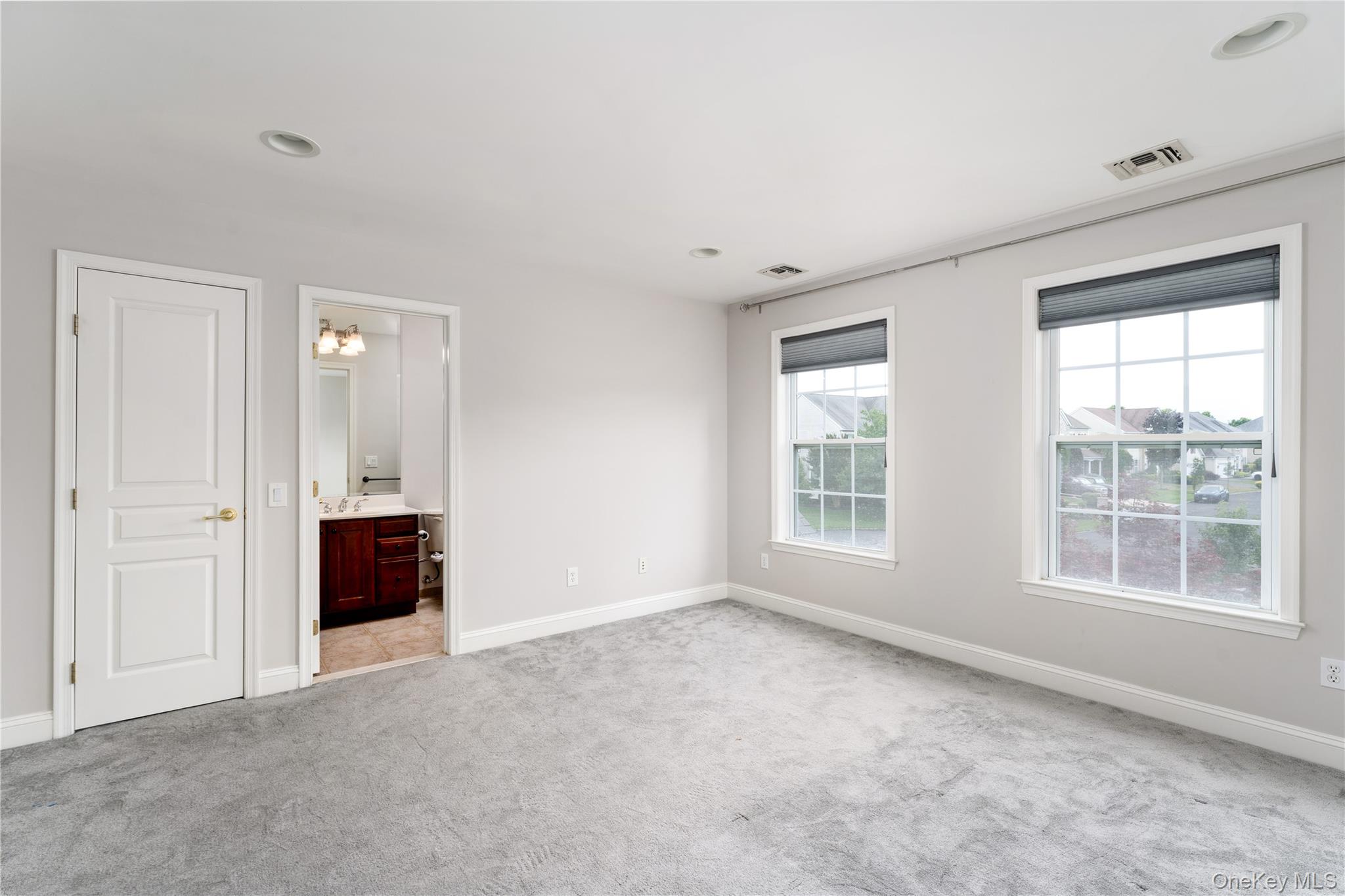 48 Avolet Court, Mount Sinai, NY 11766