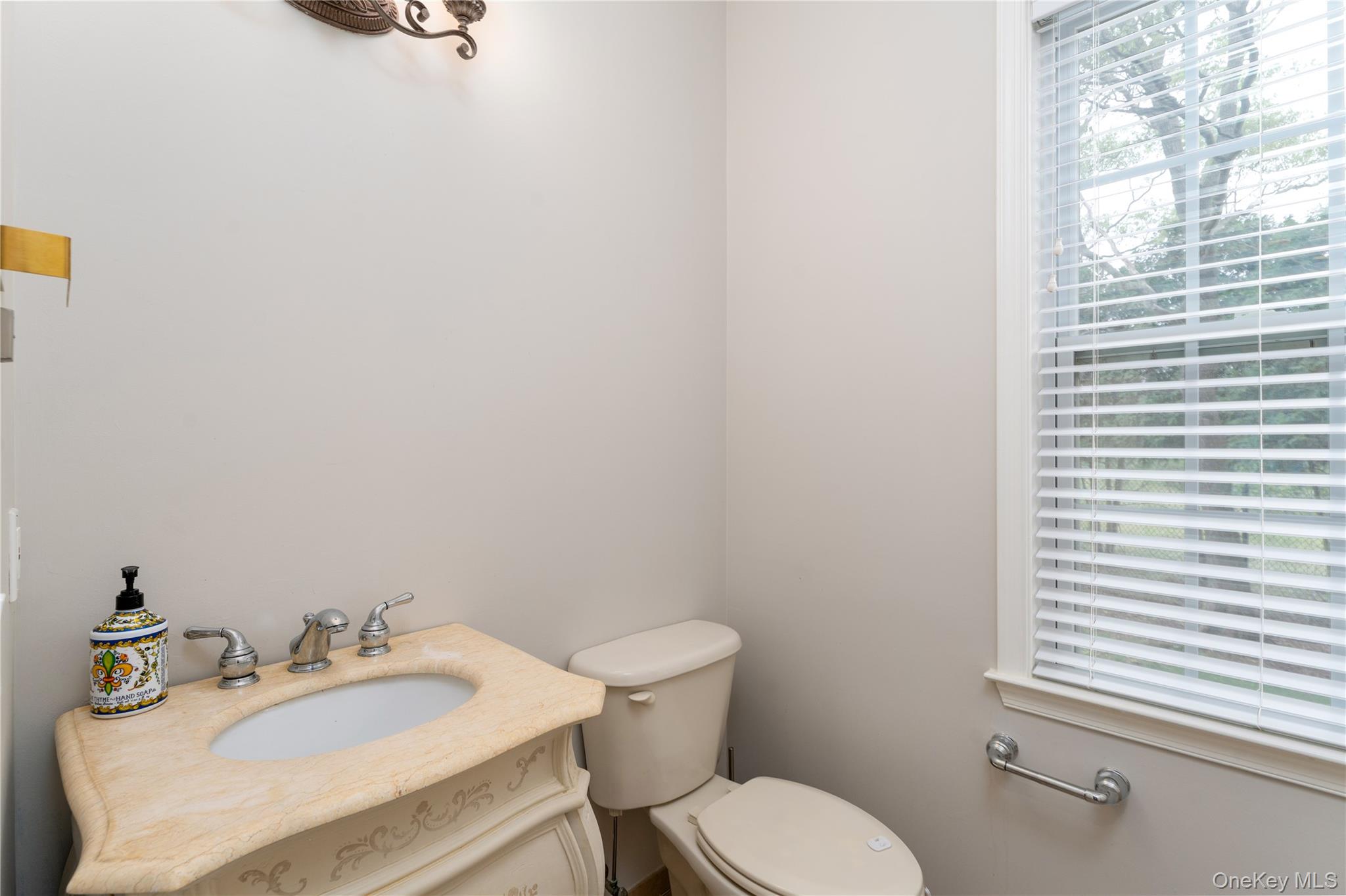 48 Avolet Court, Mount Sinai, NY 11766