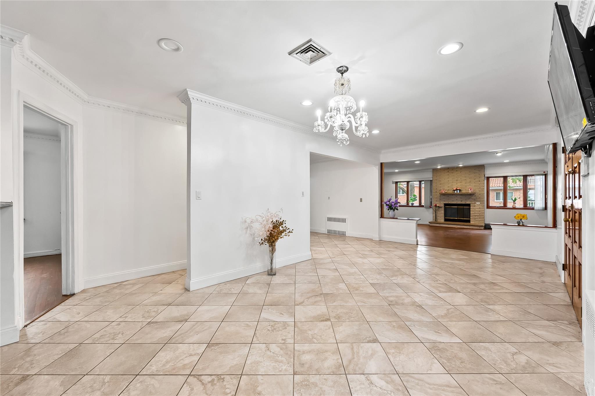 154-70 11th Avenue, Beechhurst, NY 11357