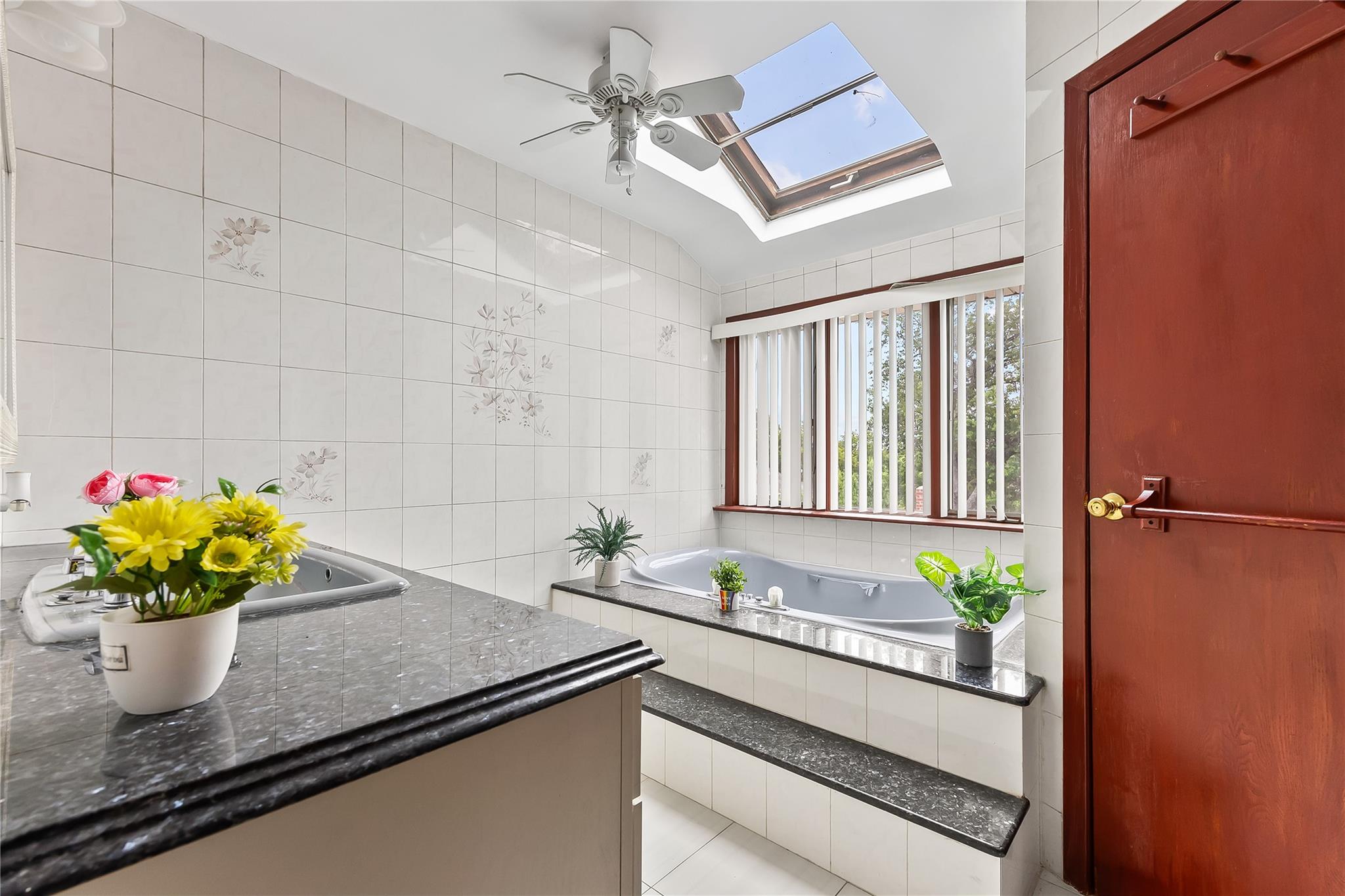 154-70 11th Avenue, Beechhurst, NY 11357