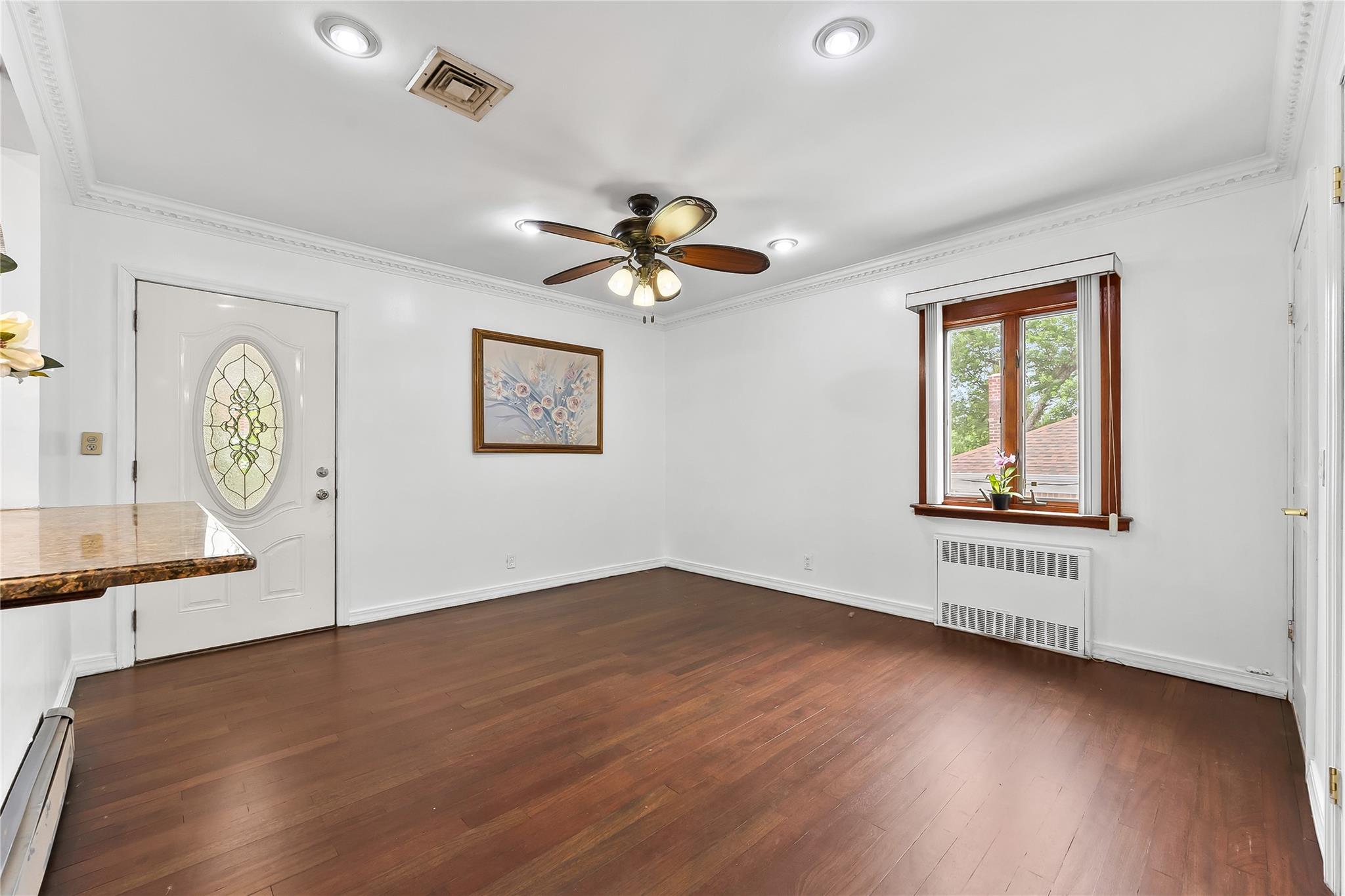 154-70 11th Avenue, Beechhurst, NY 11357