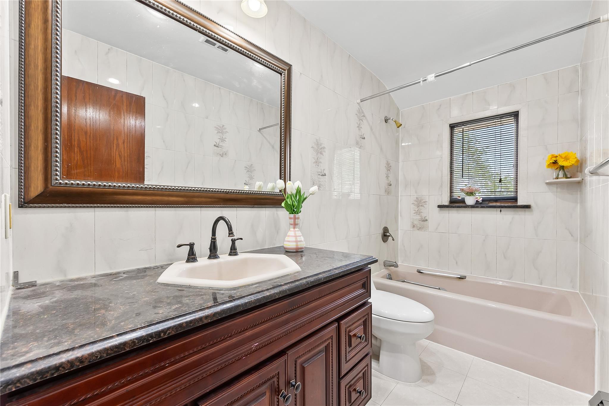 154-70 11th Avenue, Beechhurst, NY 11357