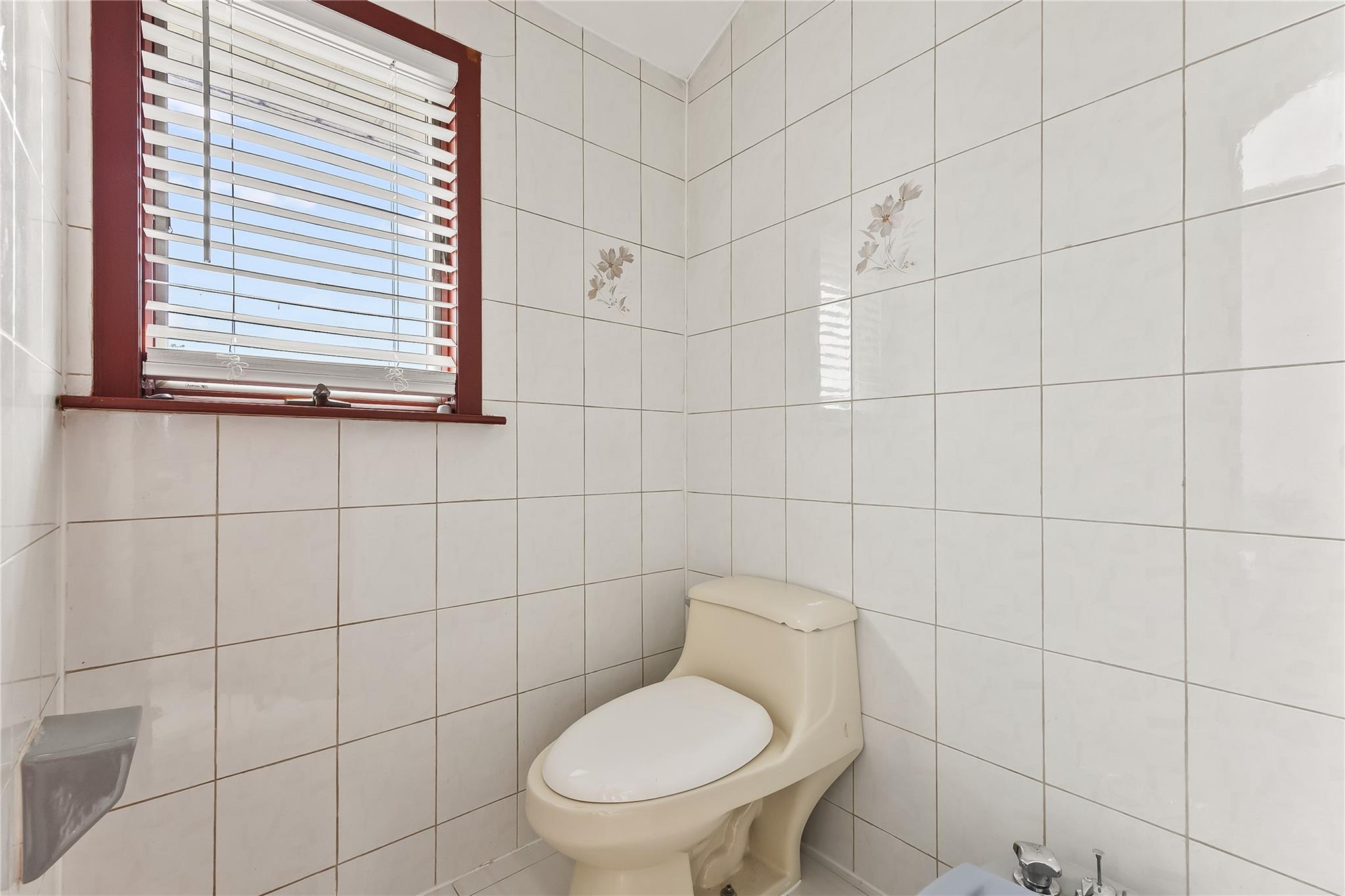 154-70 11th Avenue, Beechhurst, NY 11357