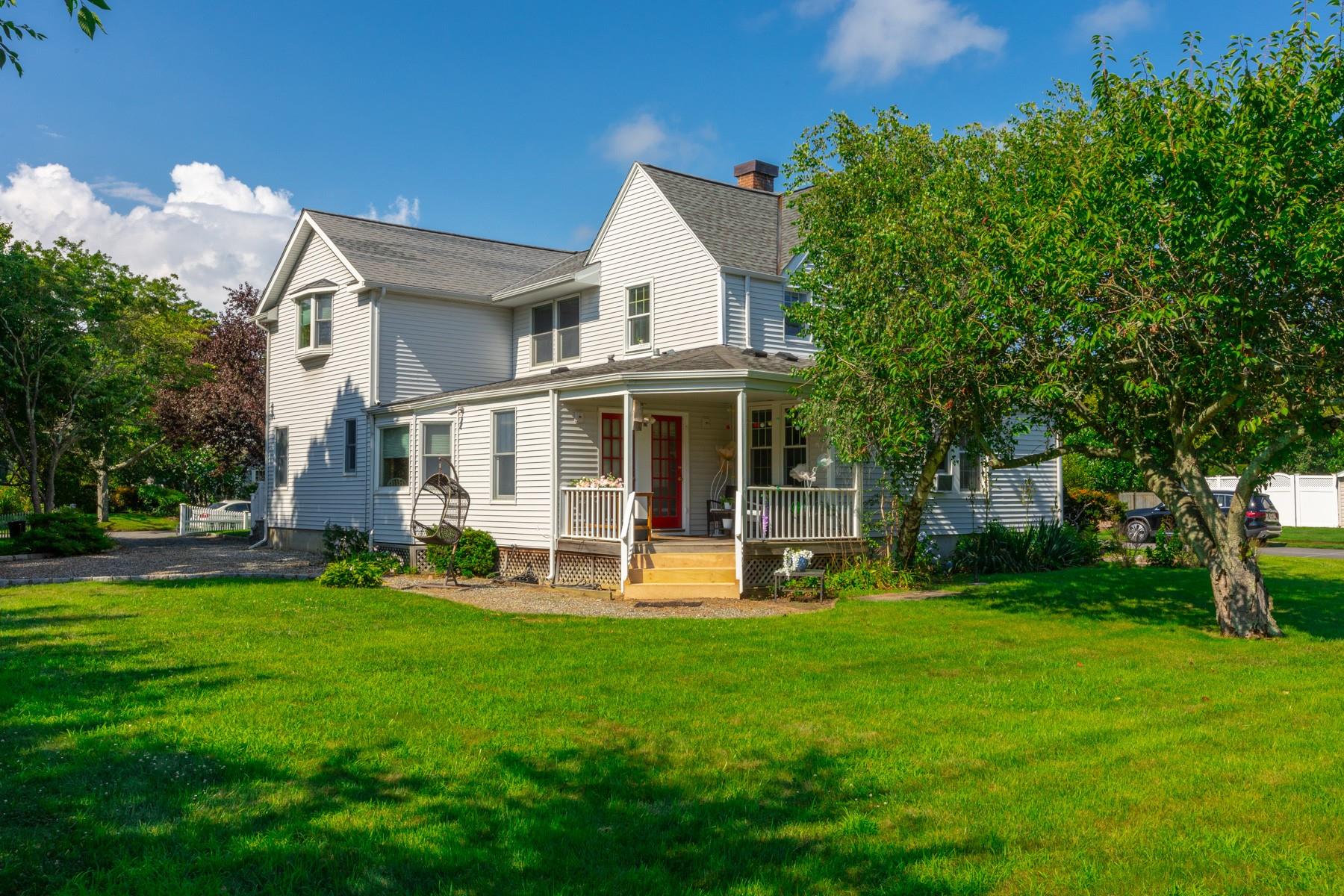 8 Regent Street, Babylon, NY 11702