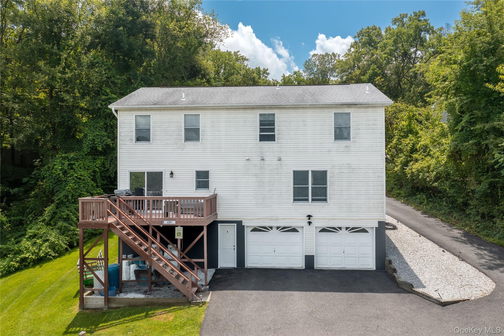 7 Glen Court, Pawling, NY 12564