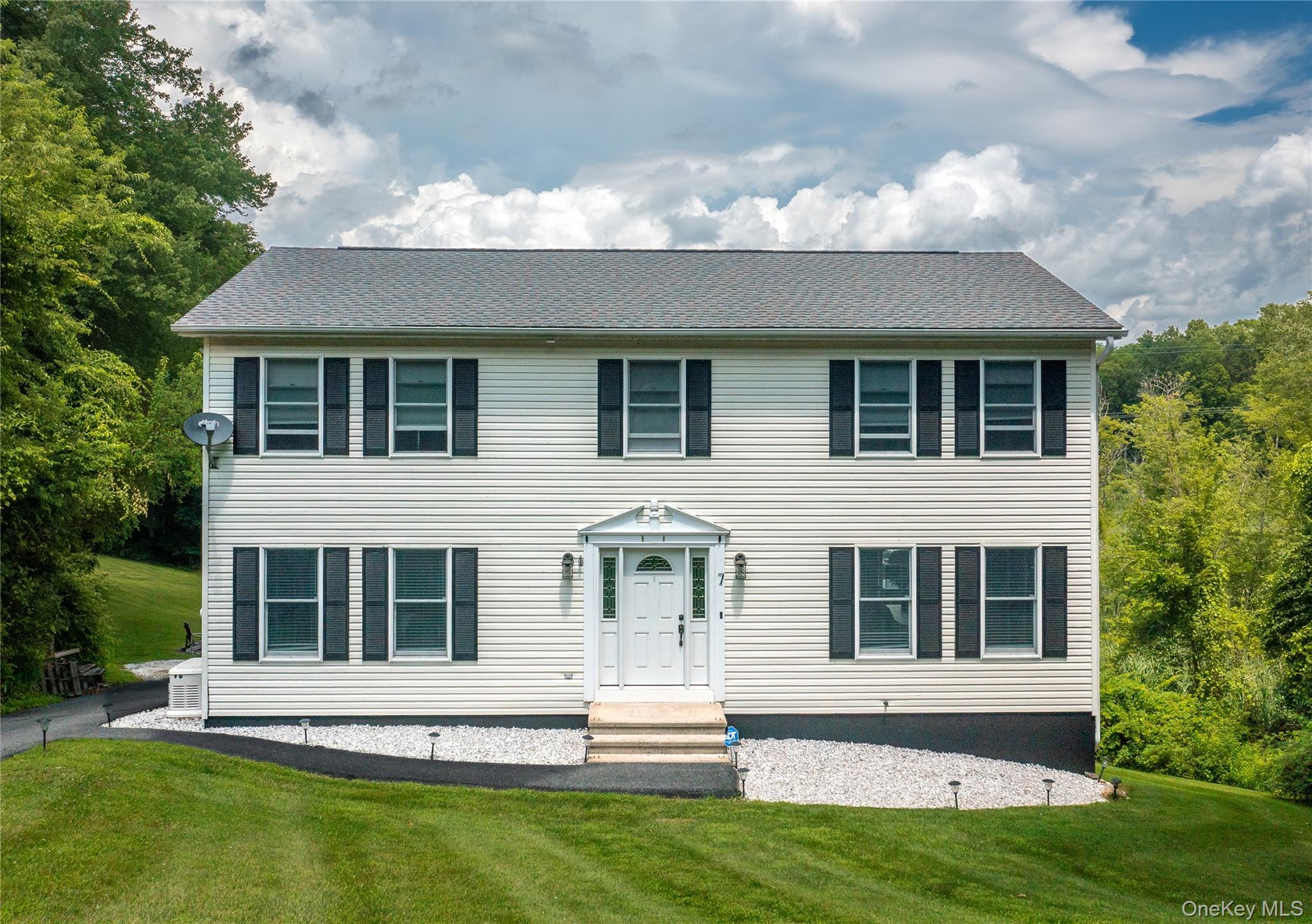 7 Glen Court, Pawling, NY 12564