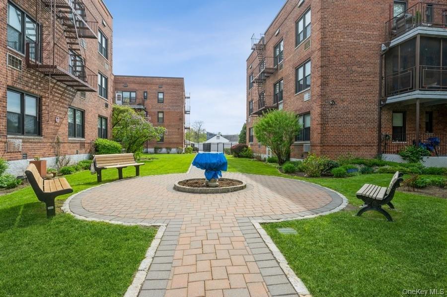 1015 Old Post Road # 3N, Mamaroneck, NY 10543