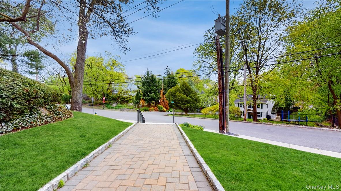 1015 Old Post Road # 3N, Mamaroneck, NY 10543