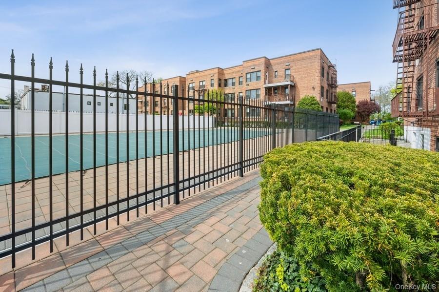 1015 Old Post Road # 3N, Mamaroneck, NY 10543