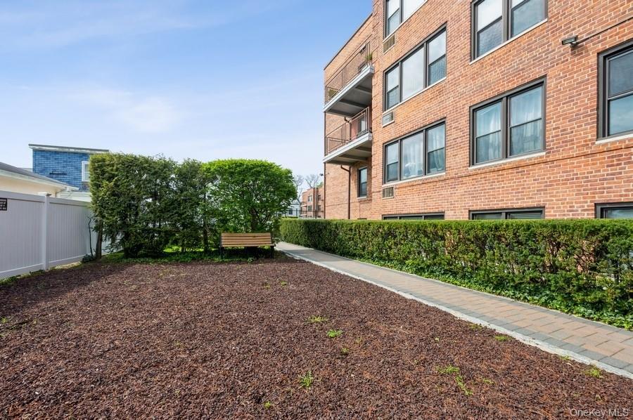 1015 Old Post Road # 3N, Mamaroneck, NY 10543