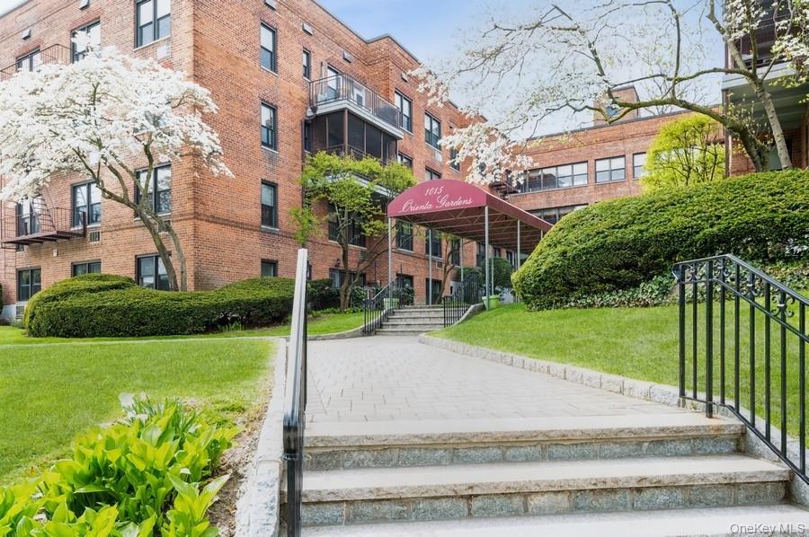 1015 Old Post Road # 3N, Mamaroneck, NY 10543