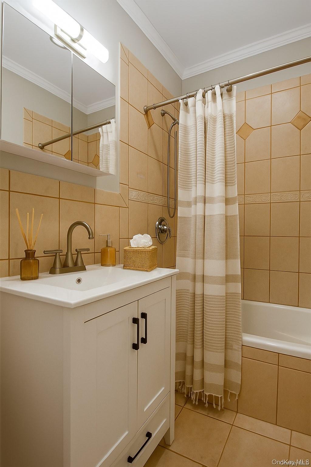 1015 Old Post Road # 3N, Mamaroneck, NY 10543