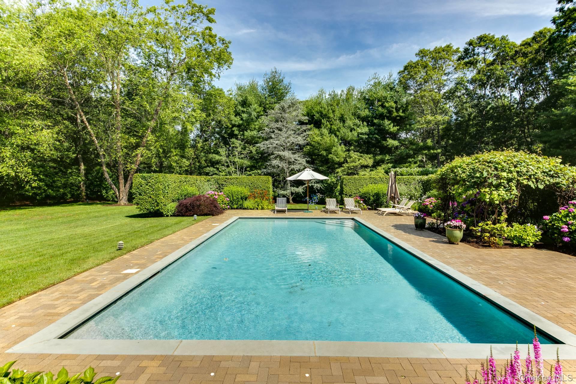 16 Elishas Path, Wainscott, NY 11975