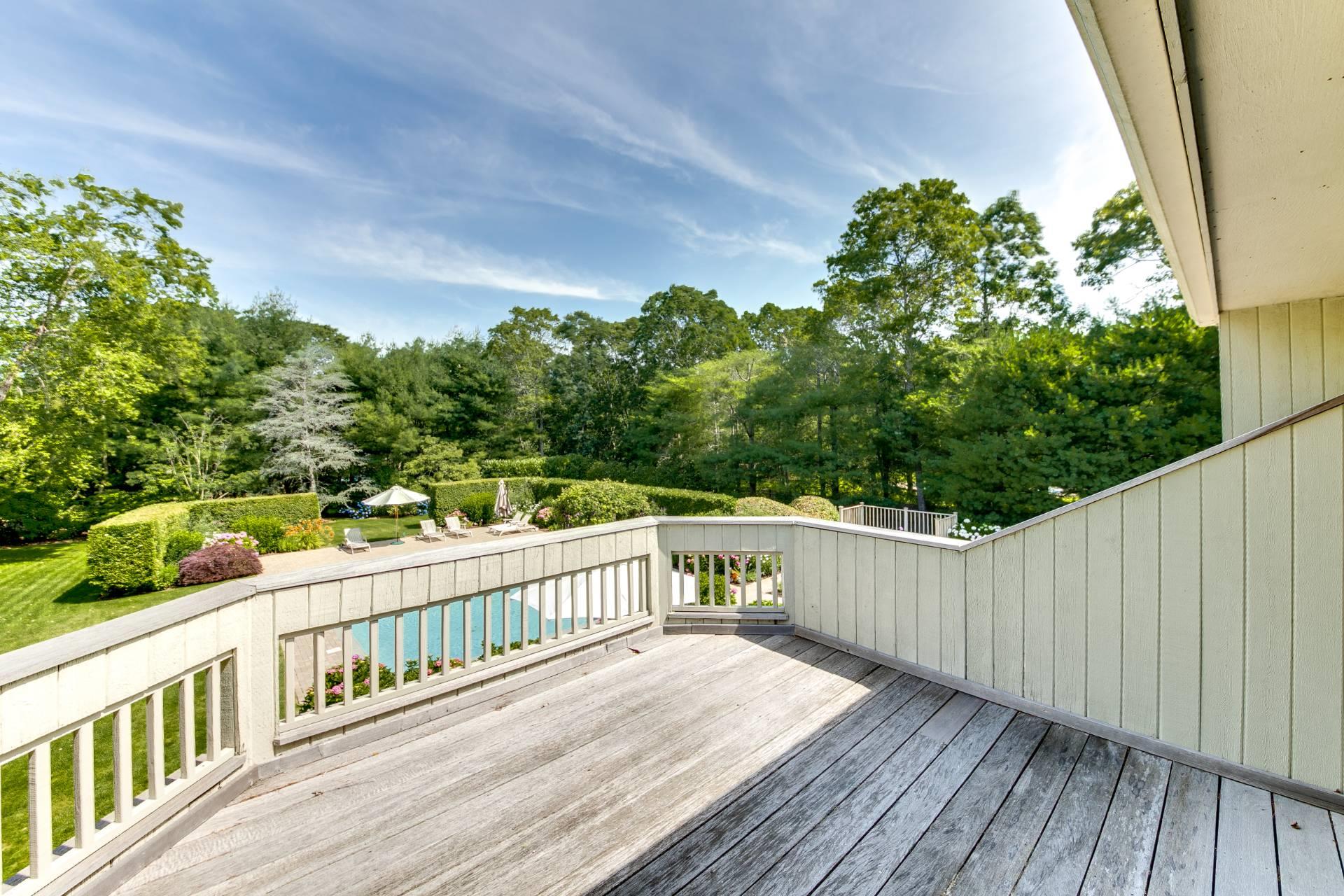 16 Elishas Path, Wainscott, NY 11975