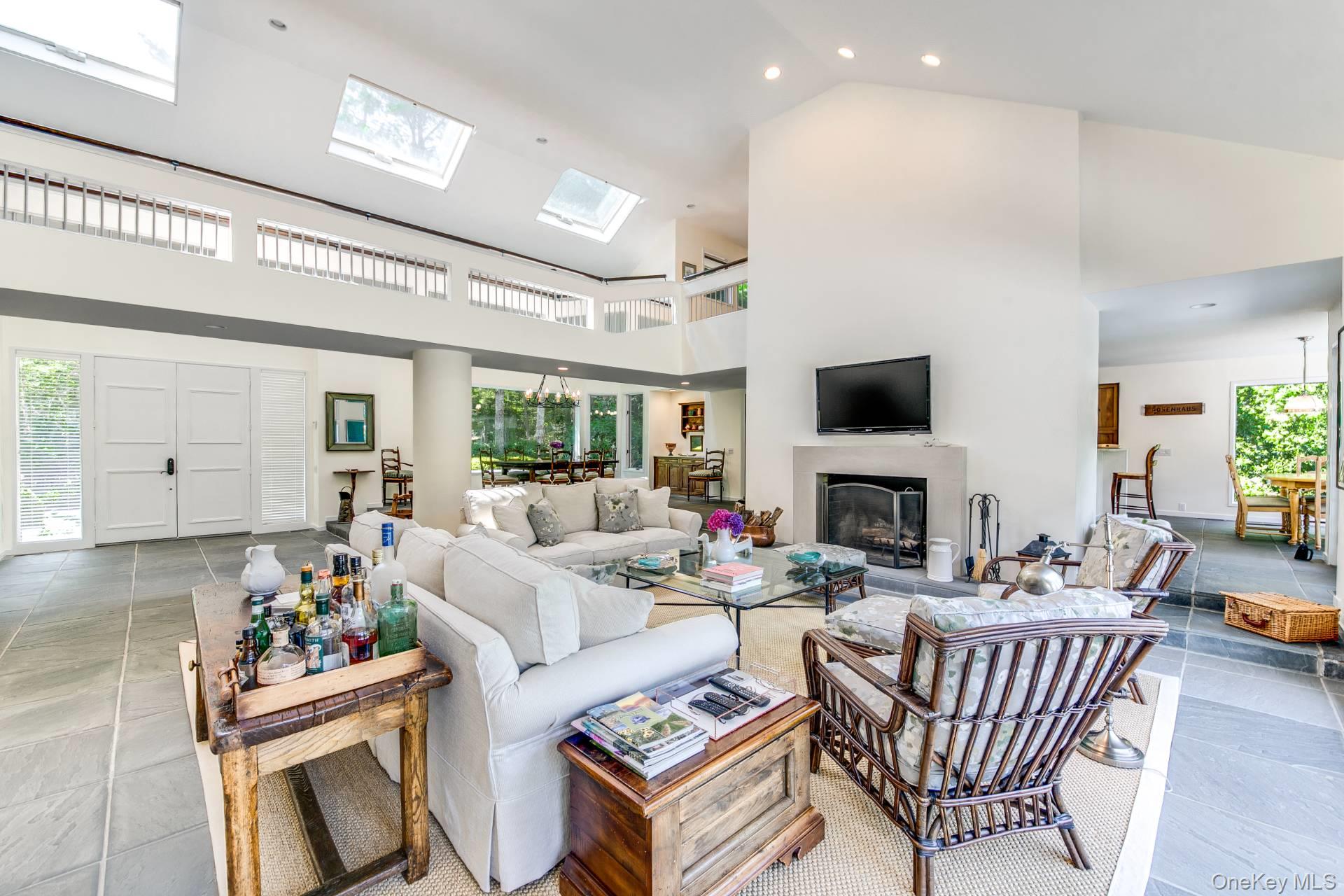 16 Elishas Path, Wainscott, NY 11975