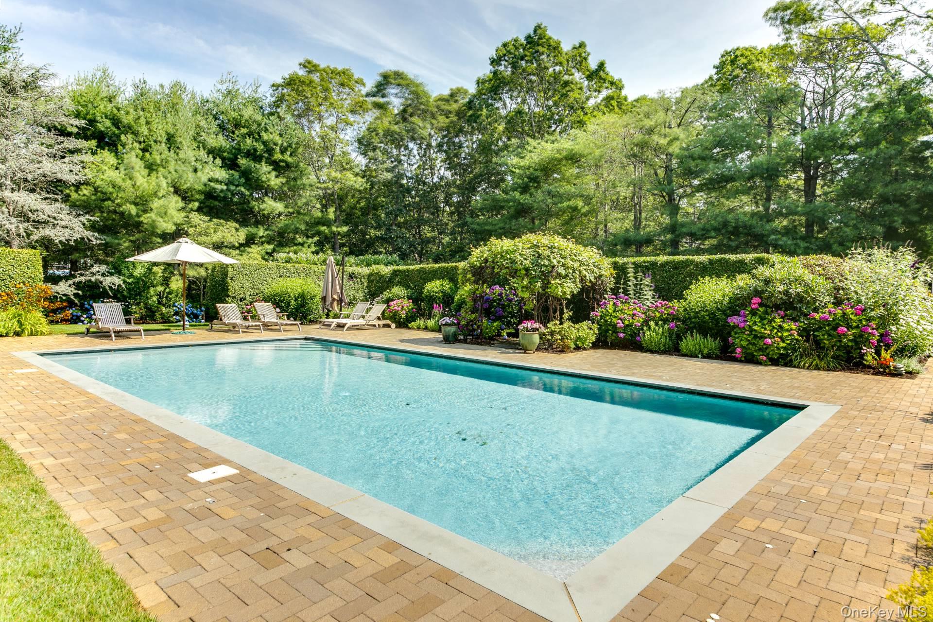 16 Elishas Path, Wainscott, NY 11975