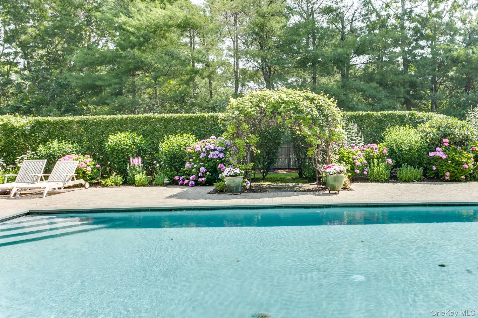 16 Elishas Path, Wainscott, NY 11975