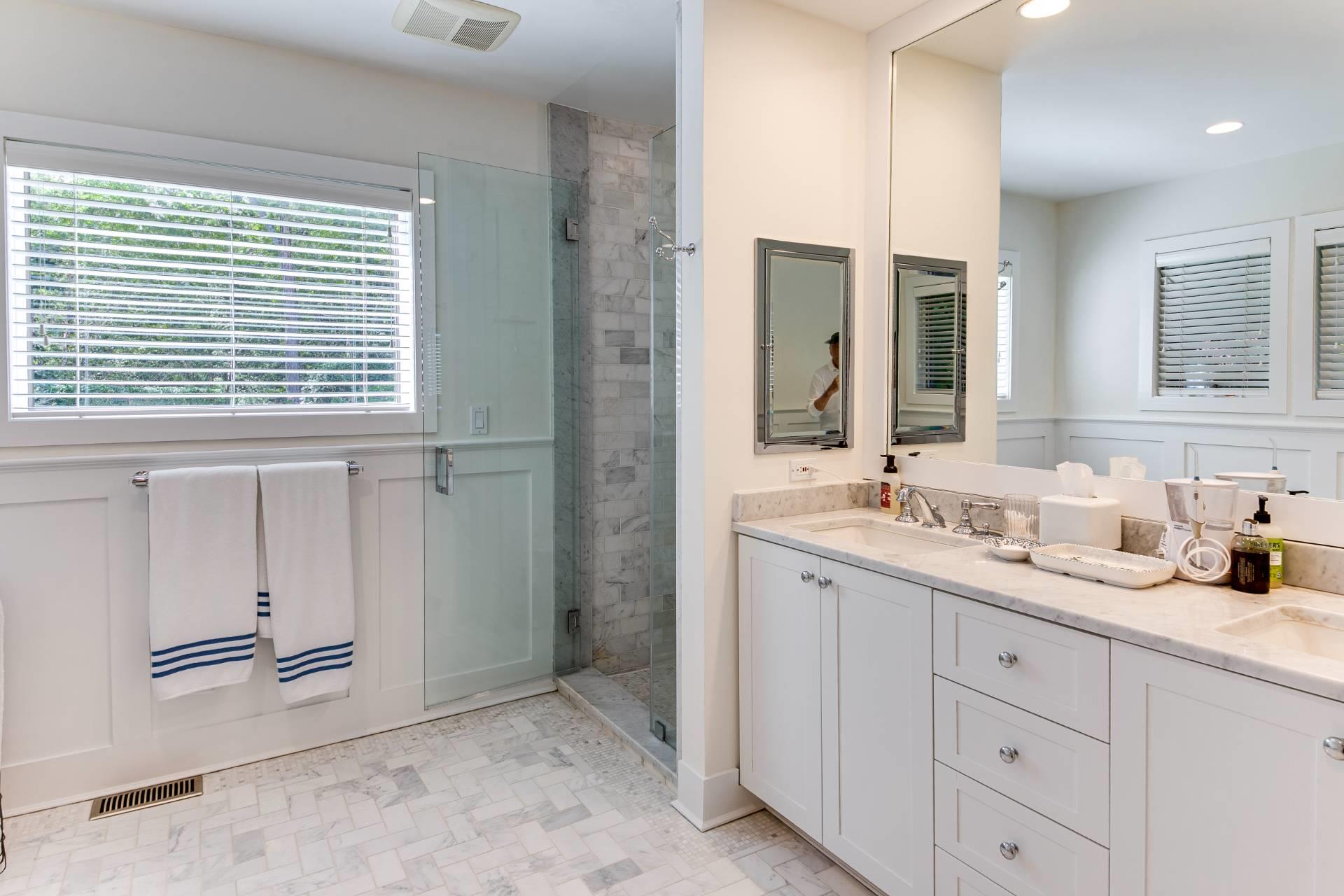 16 Elishas Path, Wainscott, NY 11975