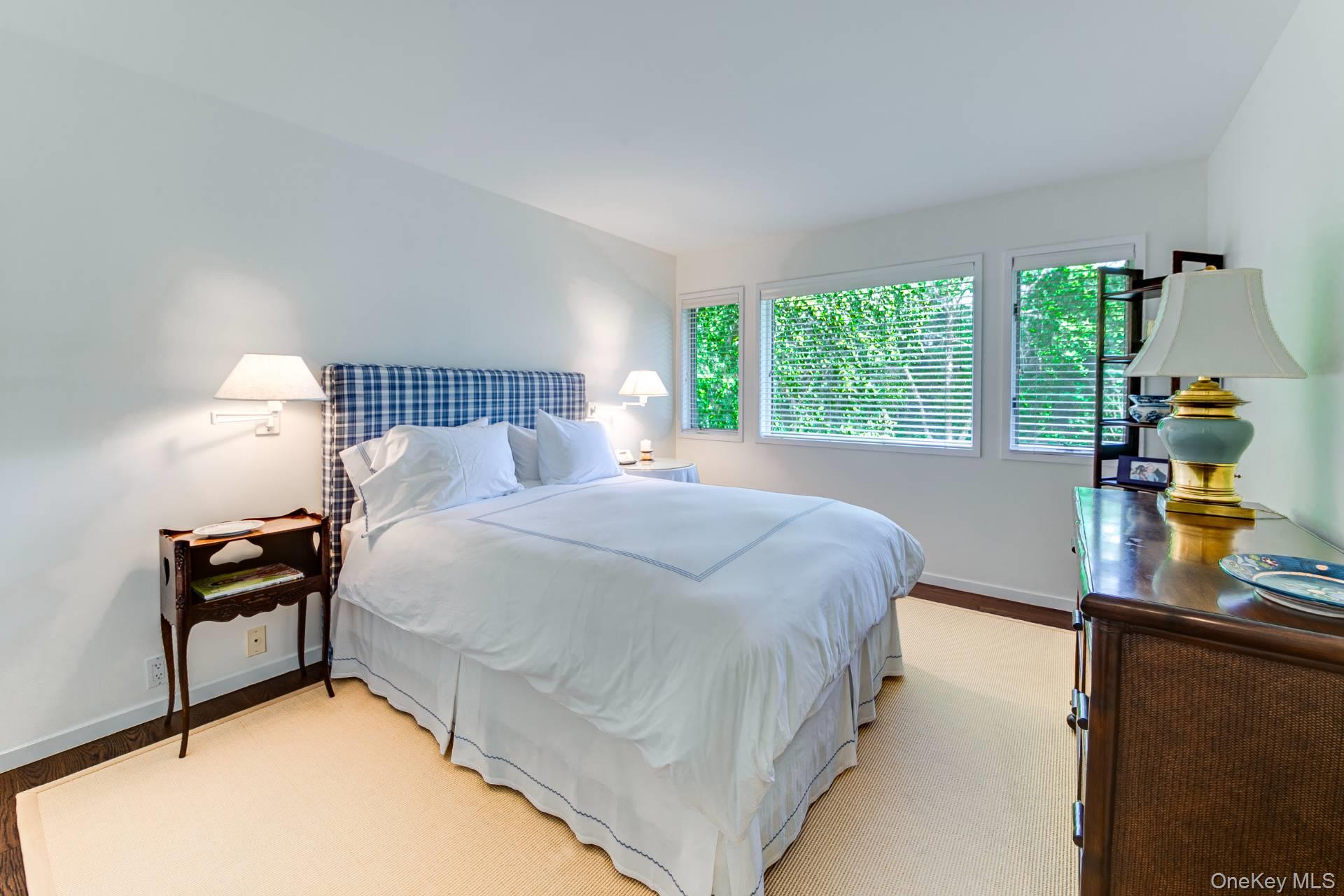 16 Elishas Path, Wainscott, NY 11975