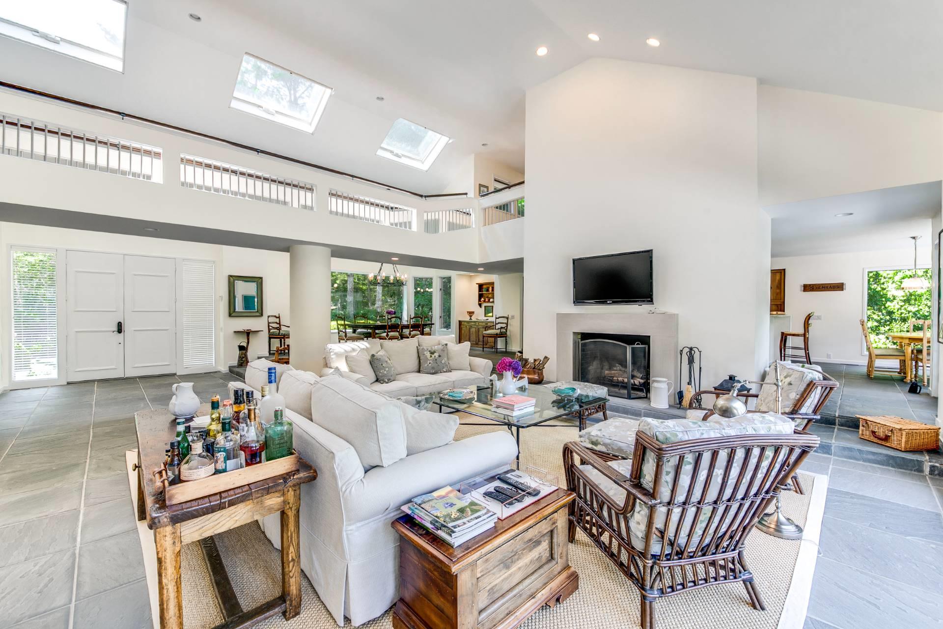 16 Elishas Path, Wainscott, NY 11975