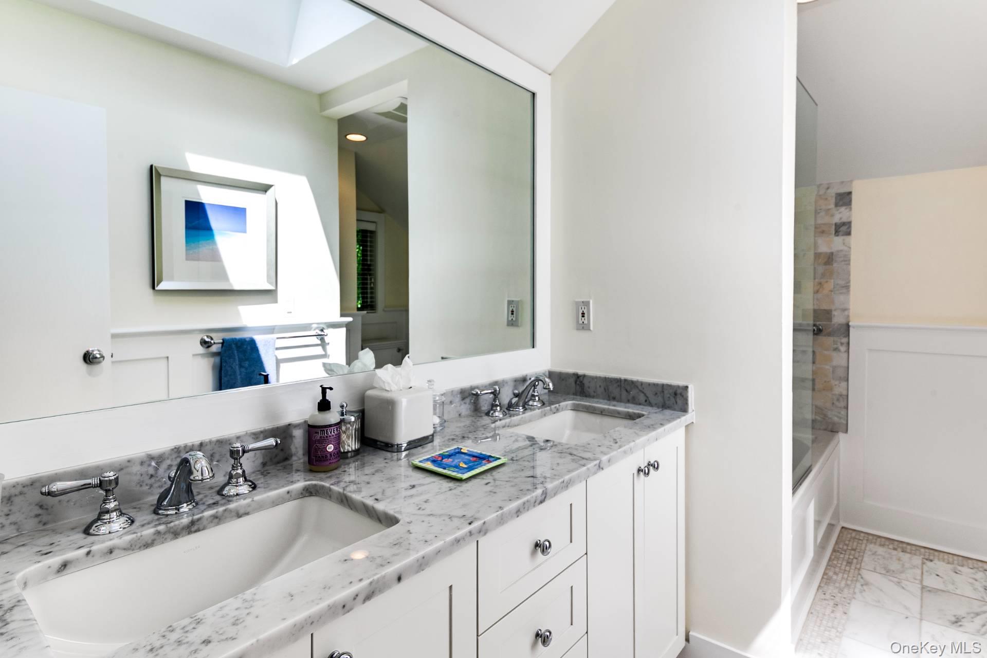 16 Elishas Path, Wainscott, NY 11975