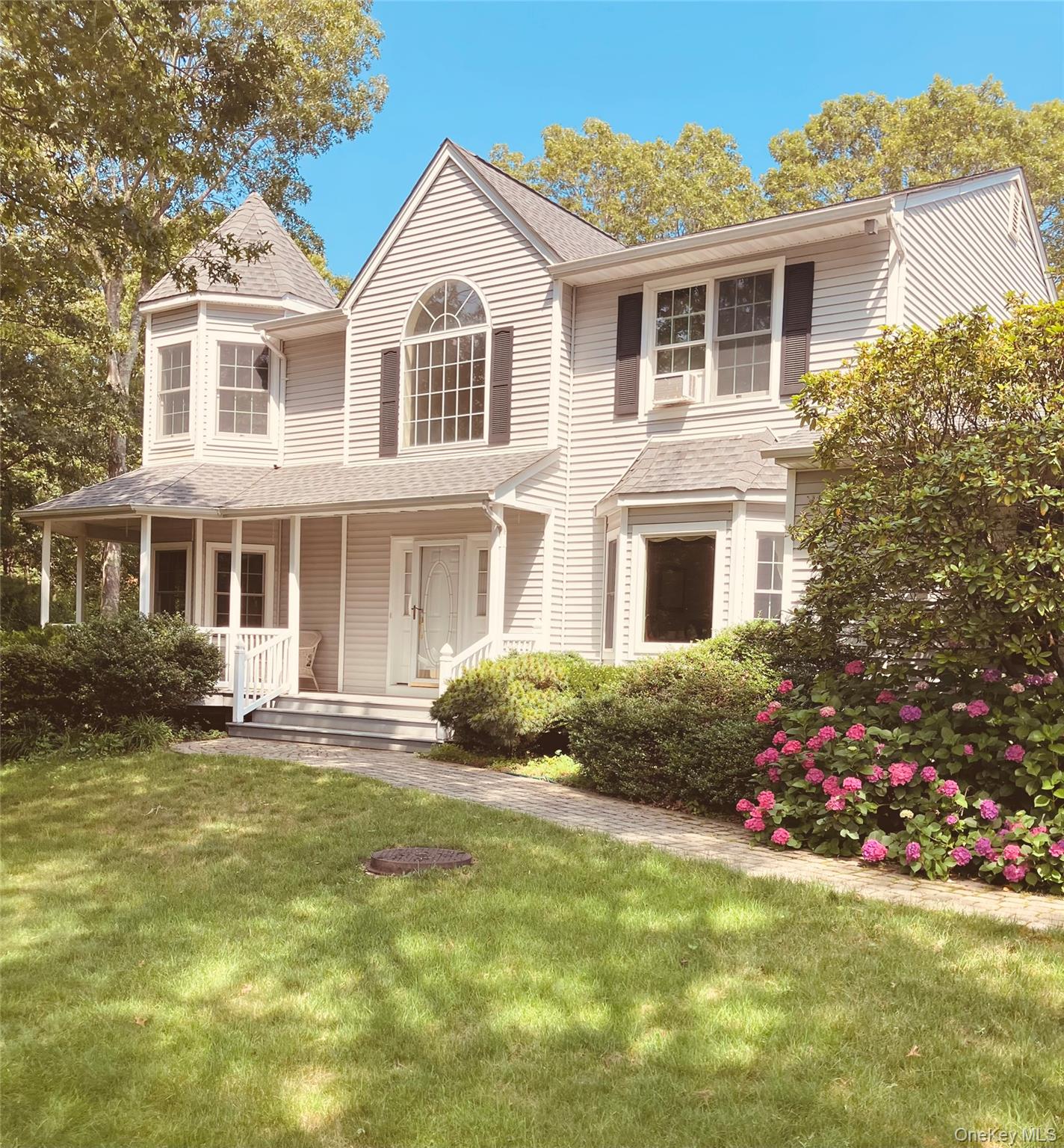 9 Silas Woods Road, Manorville, NY 11949