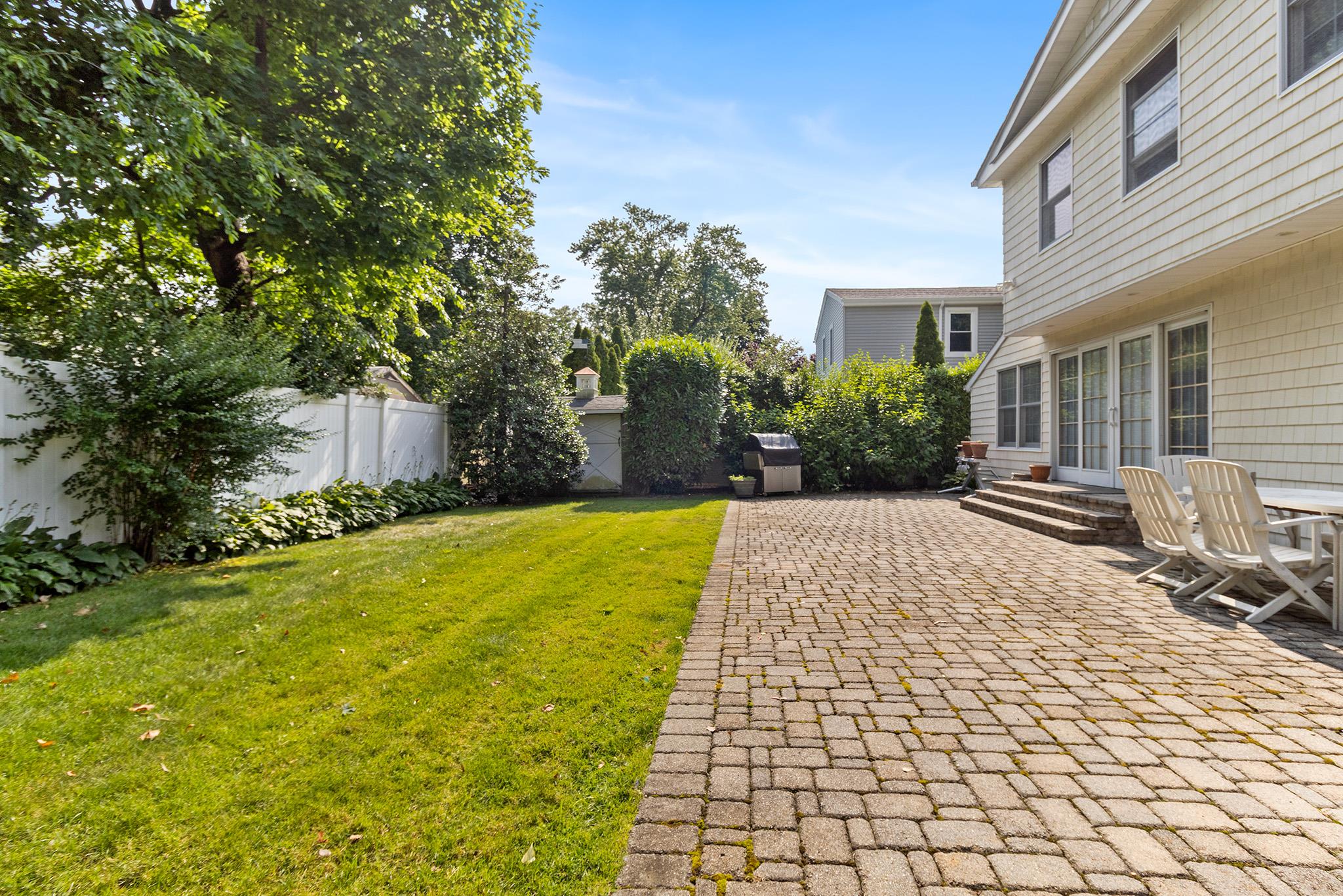 42 E Webster Street, Merrick, NY 11566