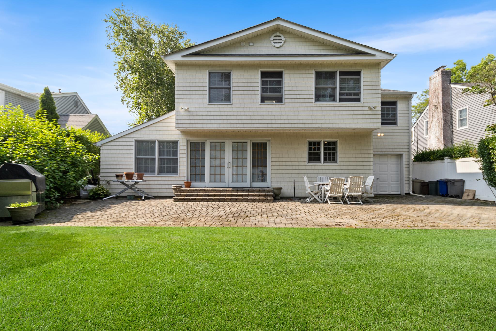 42 E Webster Street, Merrick, NY 11566