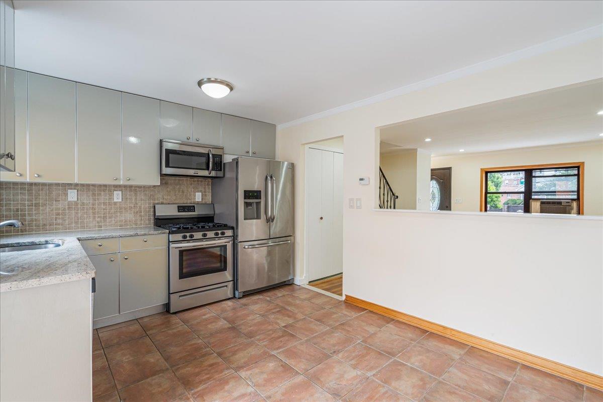 53-26 61st Street, Maspeth, NY 11378