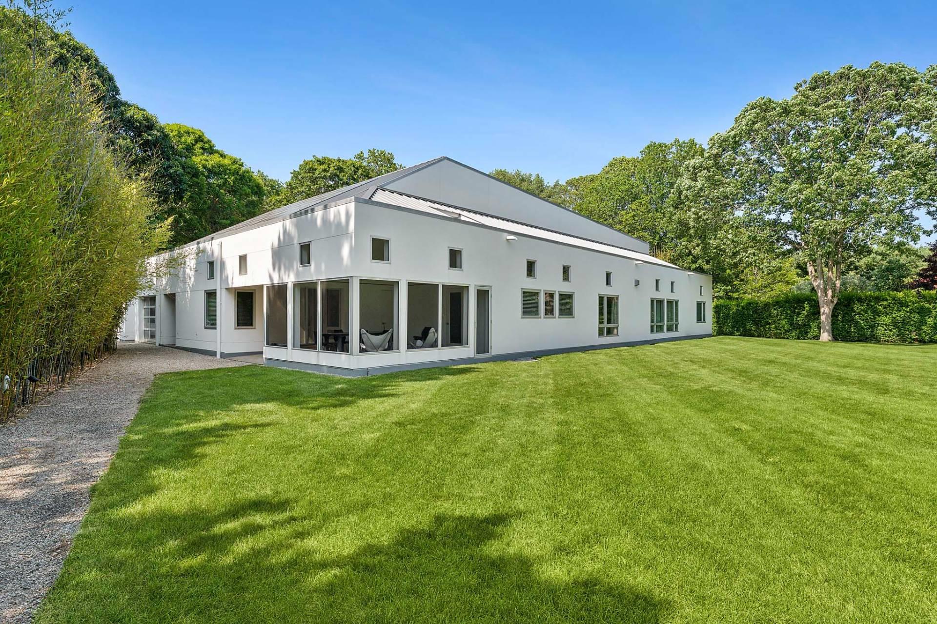 210 Narrow Lane E, Sagaponack, NY 11962