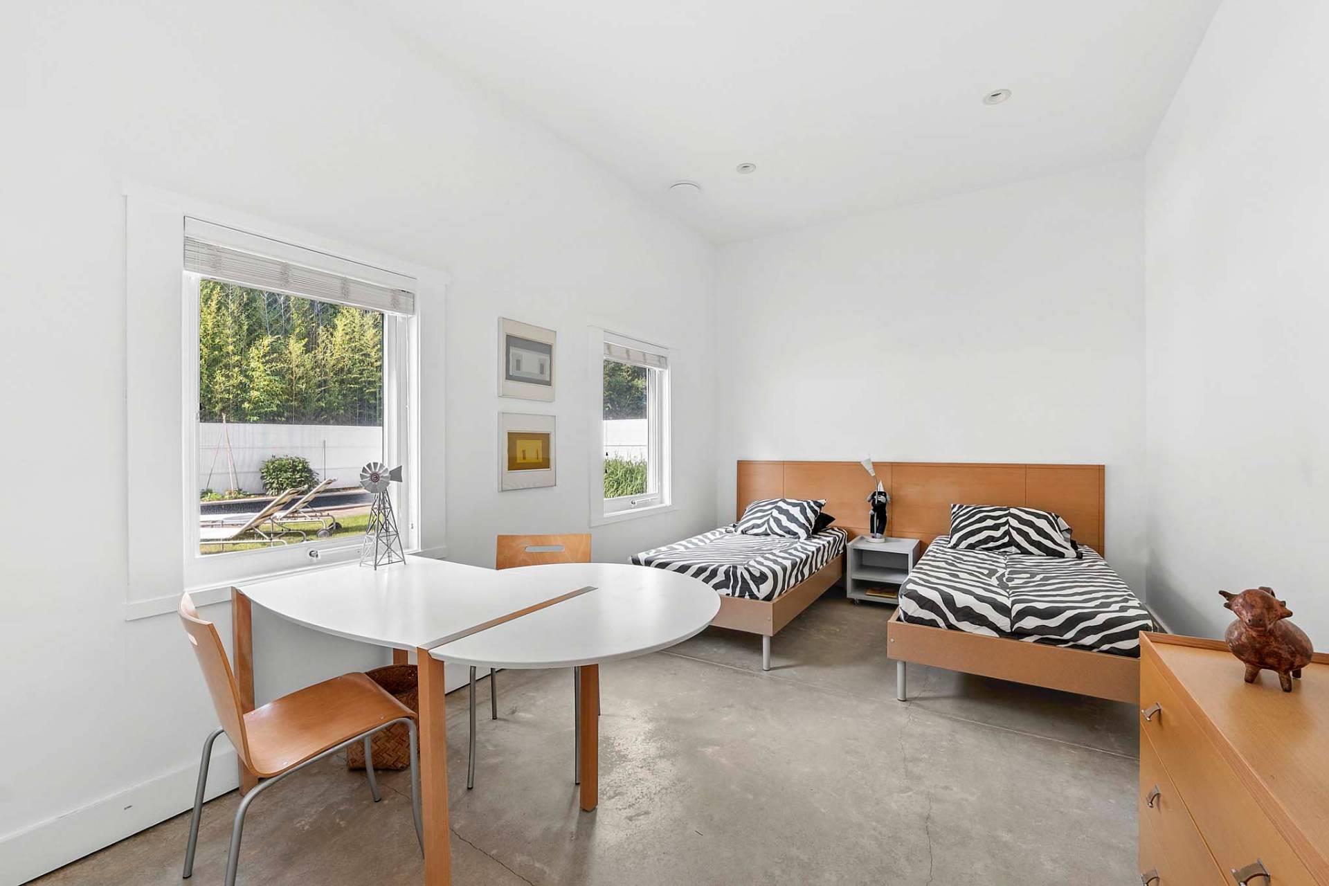 210 Narrow Lane E, Sagaponack, NY 11962