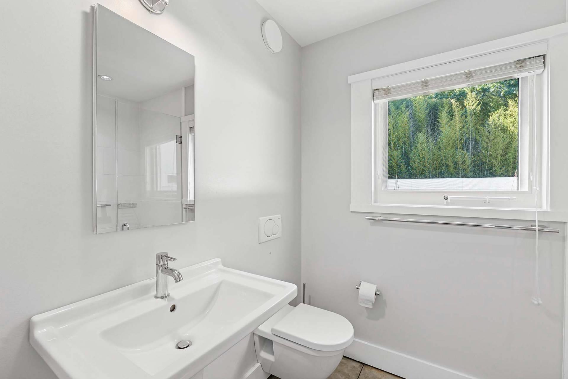 210 Narrow Lane E, Sagaponack, NY 11962