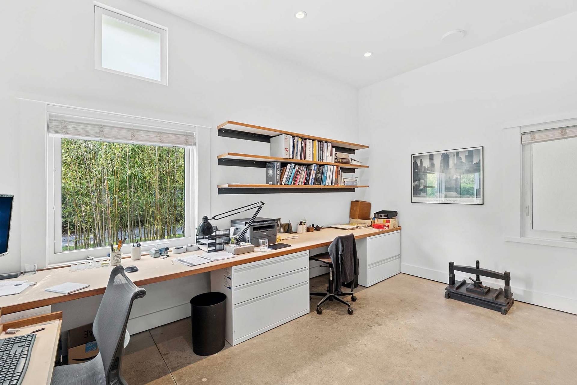 210 Narrow Lane E, Sagaponack, NY 11962