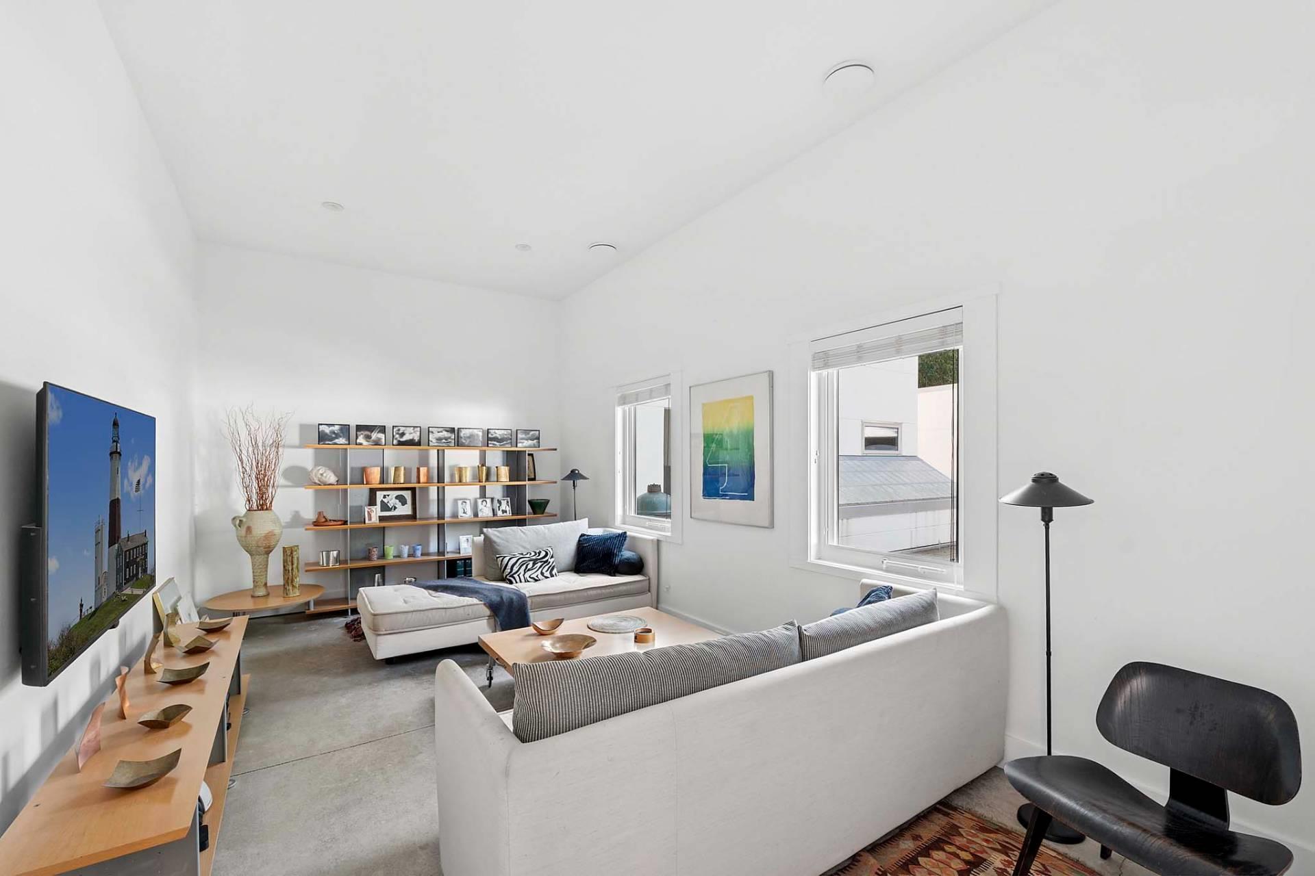 210 Narrow Lane E, Sagaponack, NY 11962