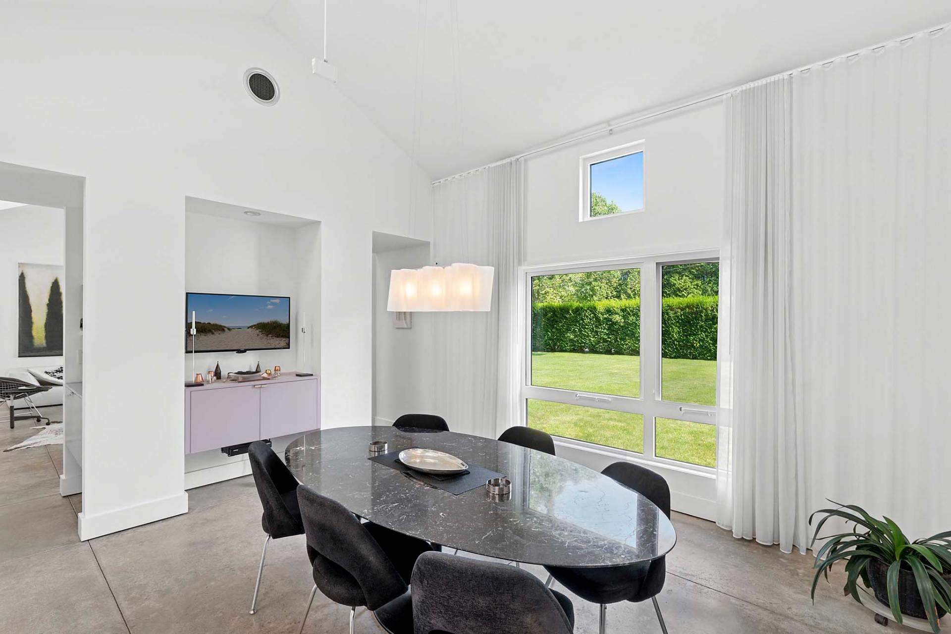 210 Narrow Lane E, Sagaponack, NY 11962