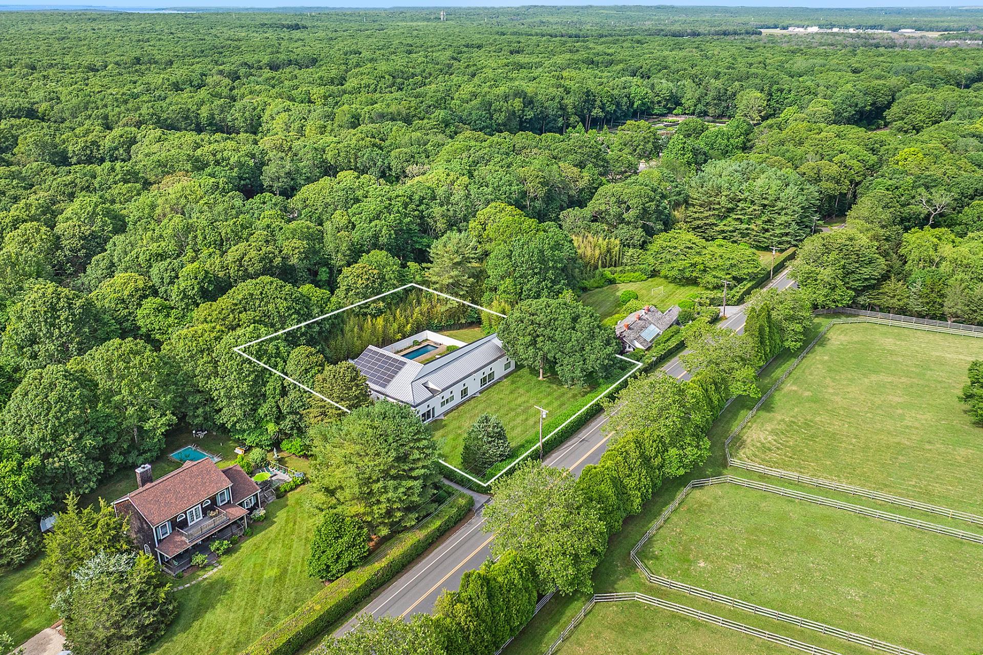 210 Narrow Lane E, Sagaponack, NY 11962