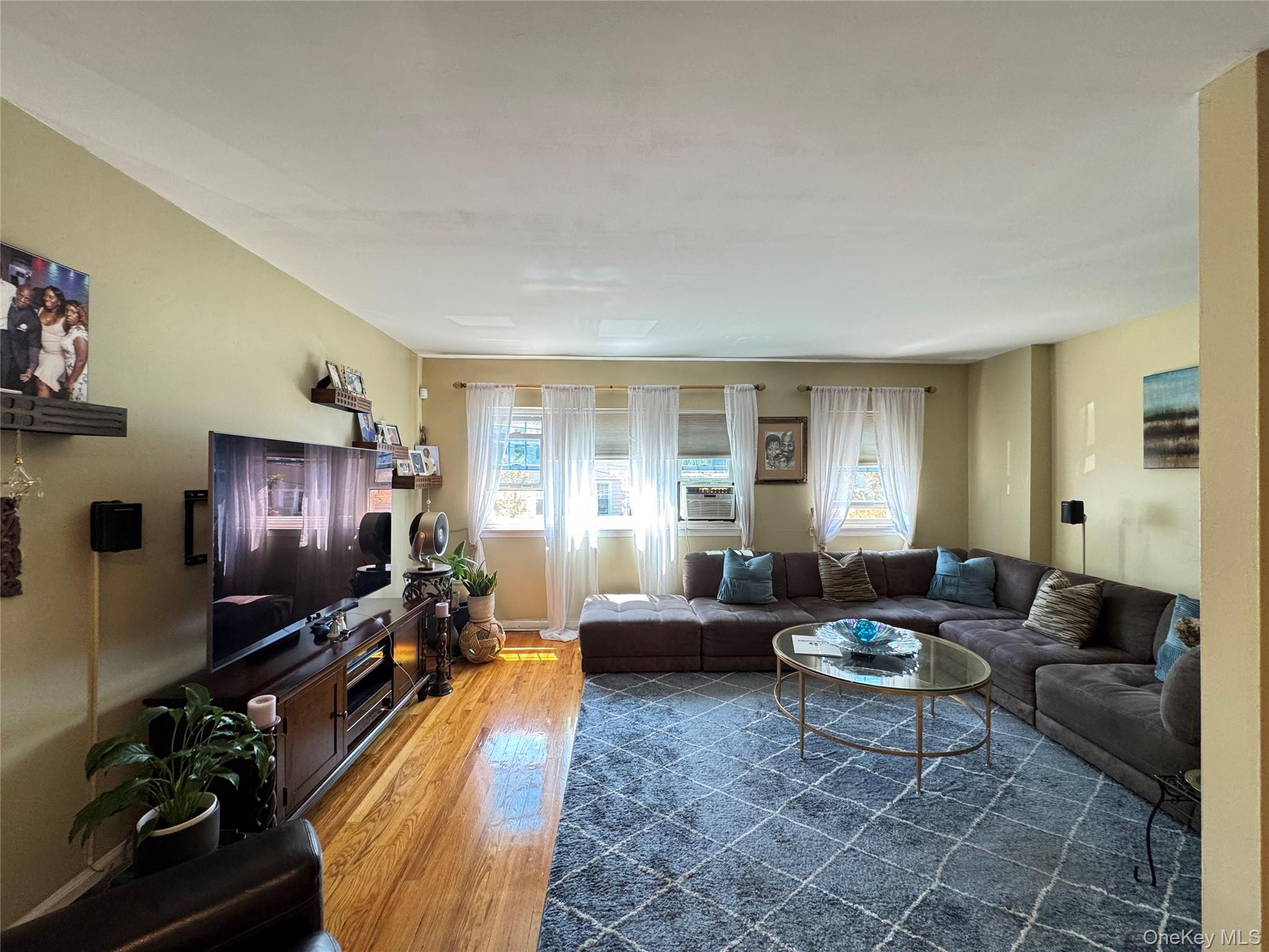 4406 Murdock Avenue, Bronx, NY 10466