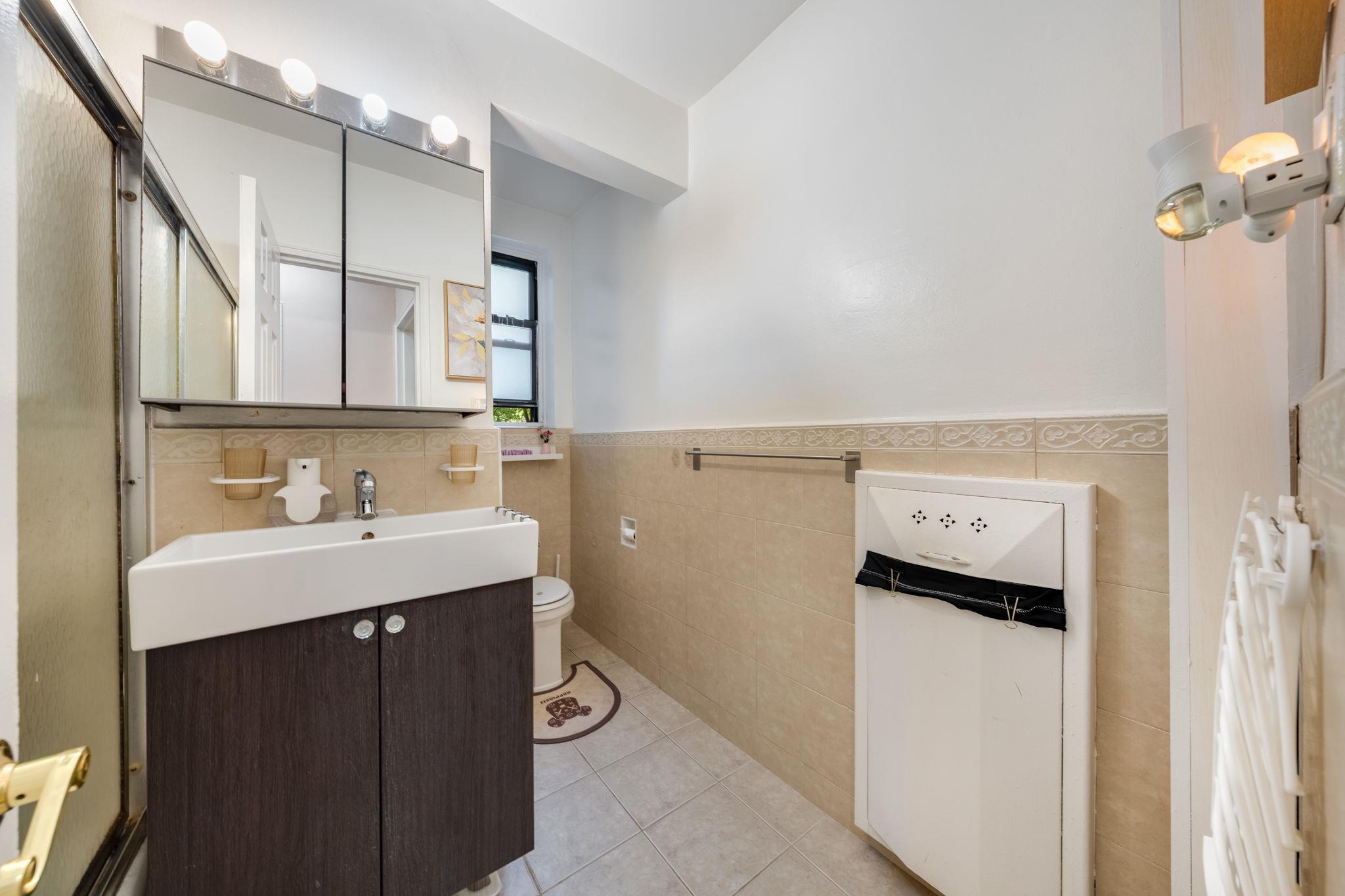 140-10 84 Drive # 2B, Briarwood, NY 11435