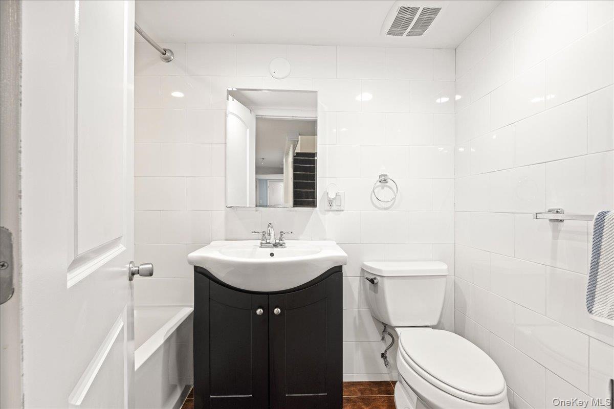 1127 Fordham Lane, Woodmere, NY 11598