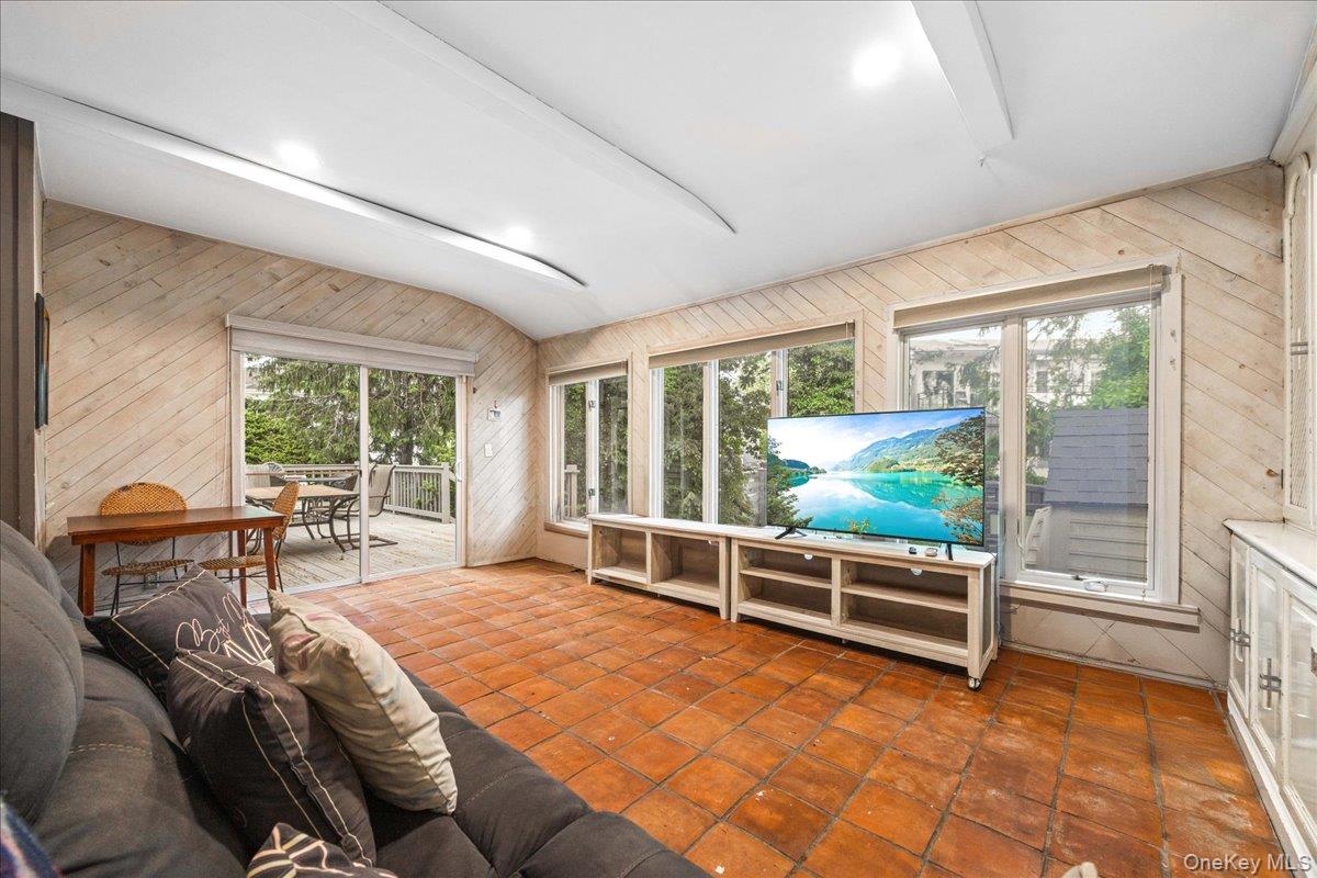 1127 Fordham Lane, Woodmere, NY 11598