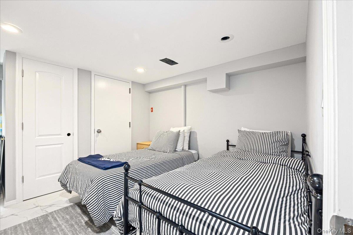 1127 Fordham Lane, Woodmere, NY 11598