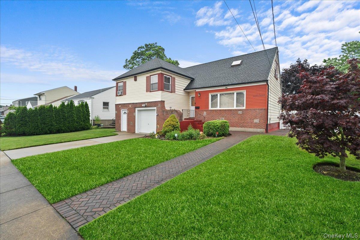 159 Branch Avenue, Freeport, NY 11520