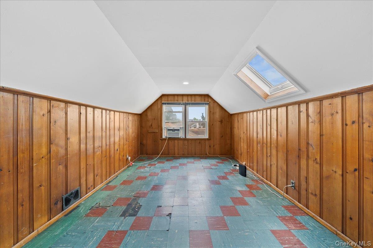 159 Branch Avenue, Freeport, NY 11520