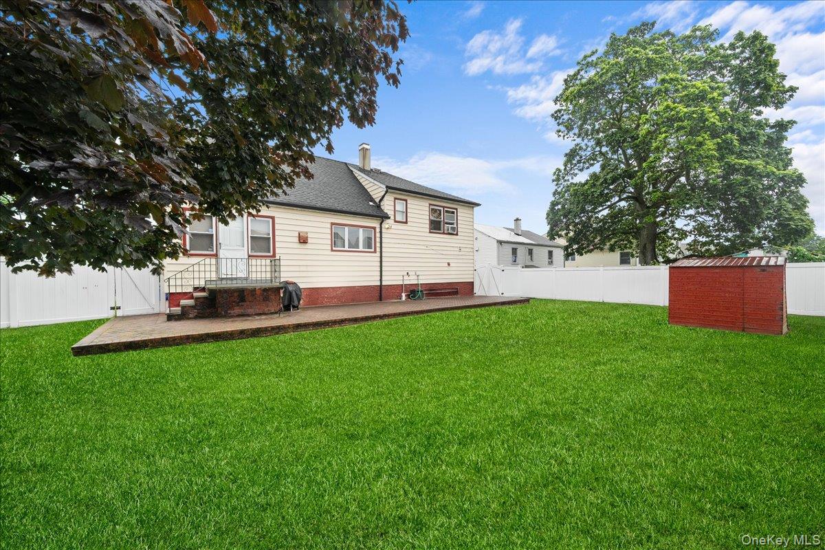 159 Branch Avenue, Freeport, NY 11520