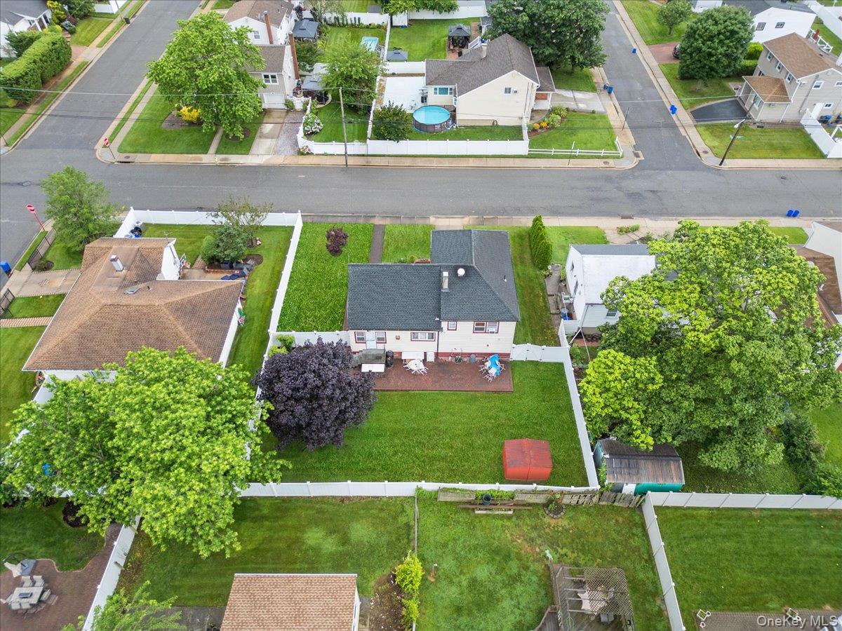 159 Branch Avenue, Freeport, NY 11520